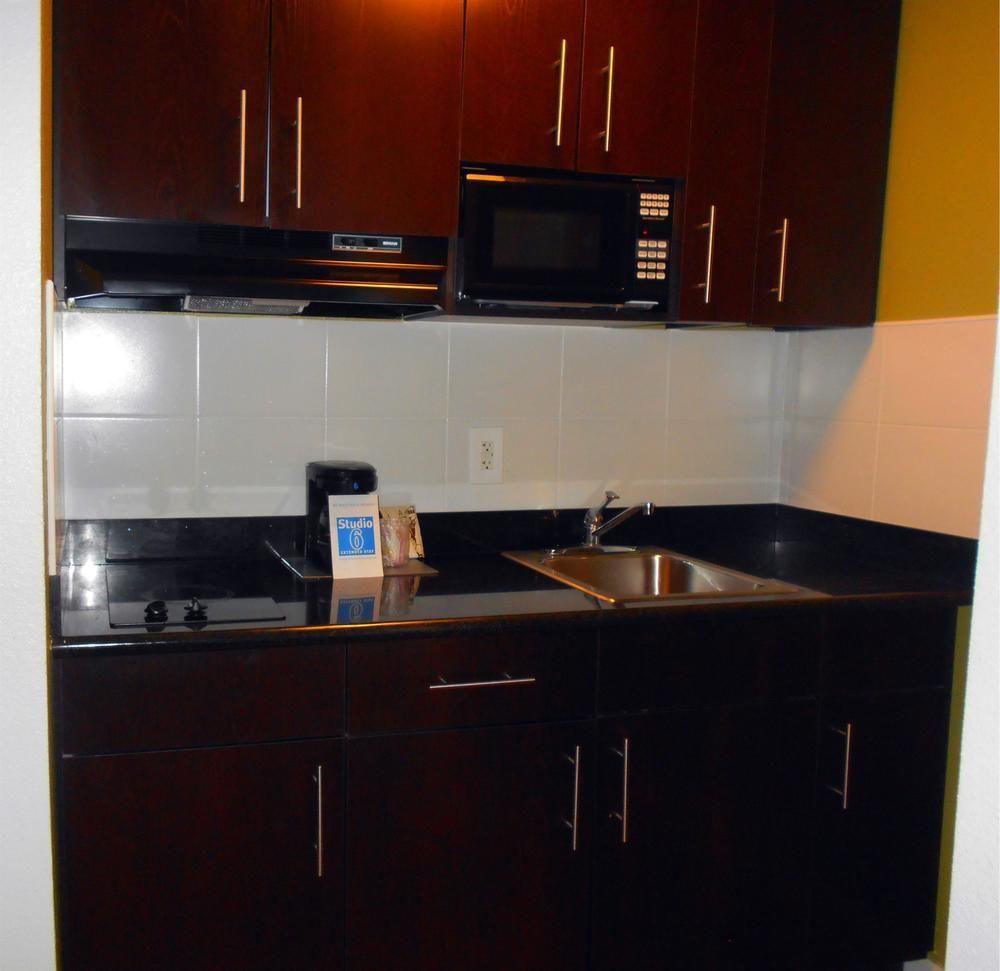 Hotel 6-san Antonio, Tx - Airport